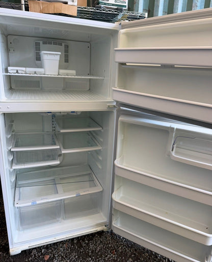 Daewoo Top-Freezer Refrigerator — White, Full Size, Clean Interior