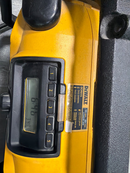 DeWalt DCR015 Jobsite Radio/Charger — AM/FM, 12V/20V MAX