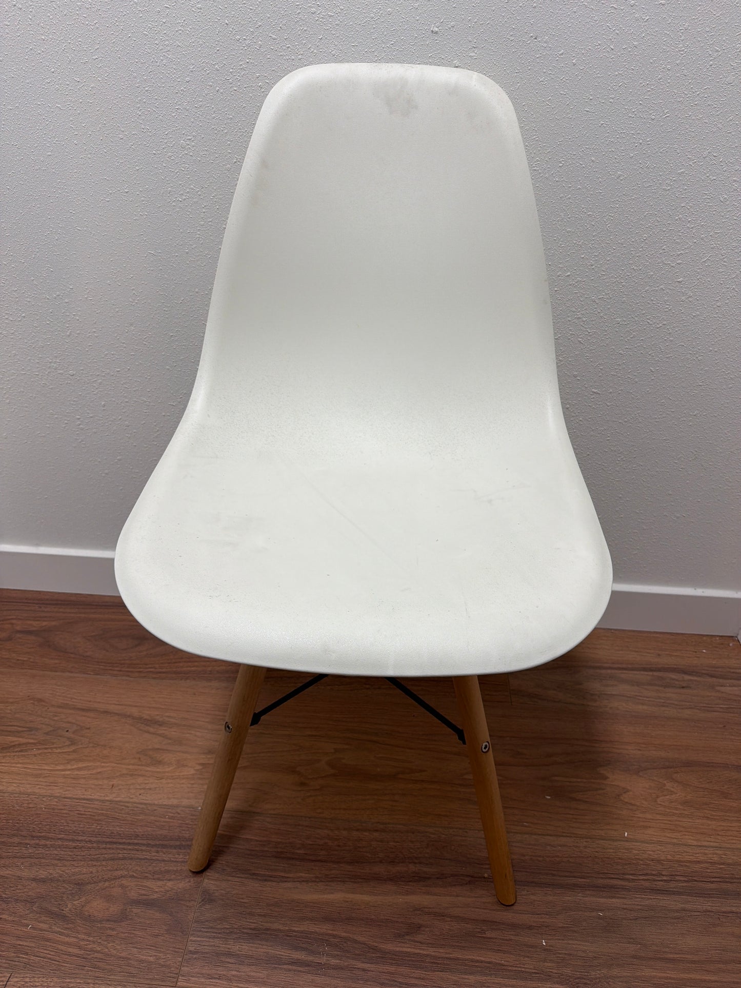 Eames-Style DSW Side Chair — White Shell, Natural Wood Dowel Legs