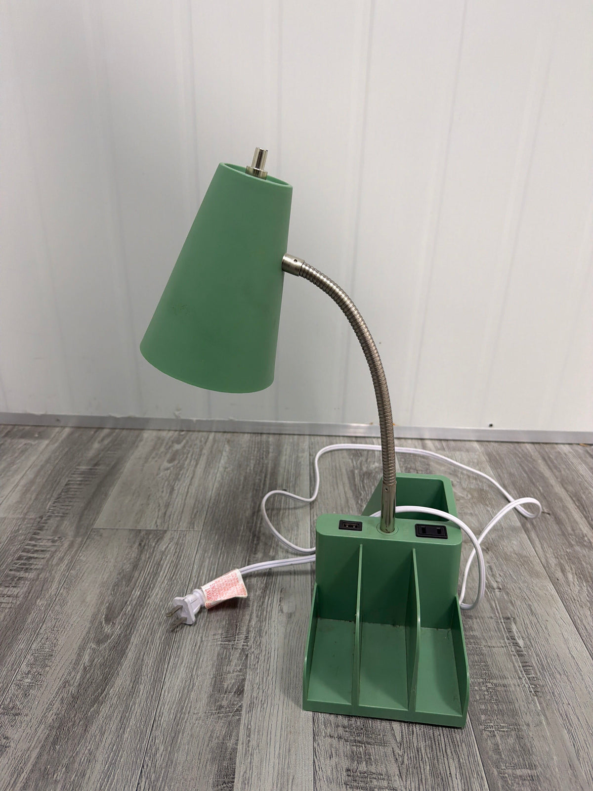 Desk Lamp with Organizer Base and USB Charging Ports — Green, LED