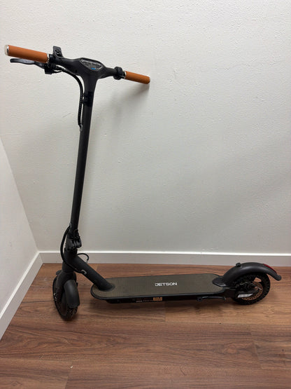 Jetson Electric Scooter — Folding, Digital Display, LED Underglow, Disc Brakes