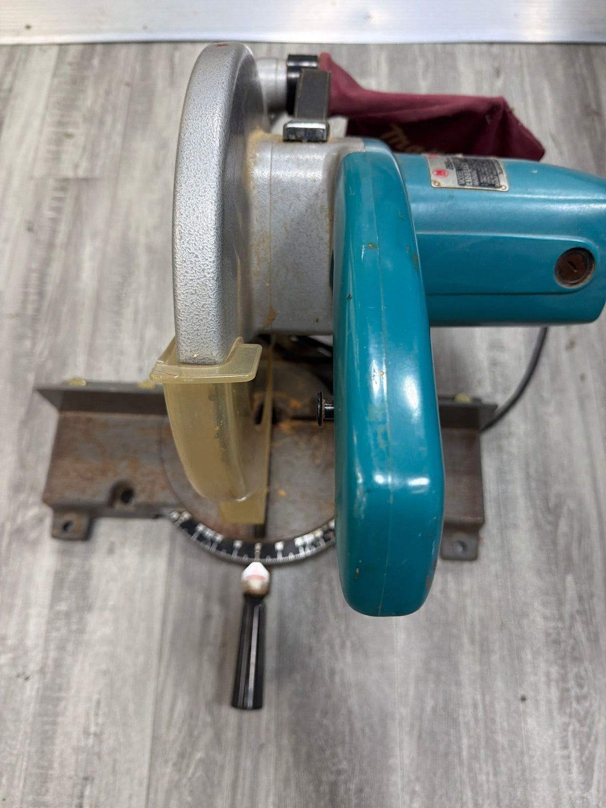 Makita LS1000 255mm Miter Saw — 10" Blade, Dust Bag Included