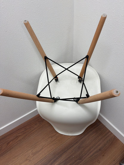 Eames-Style DSW Side Chair — White Shell, Natural Wood Dowel Legs