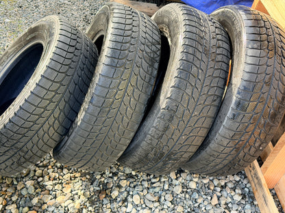 Michelin X-Ice Xi3 215/70R16 view 3