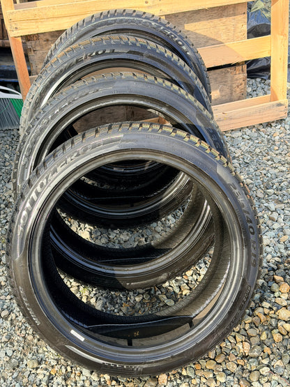 Pirelli Winter Sotto Zero III 235/40R19 view 1