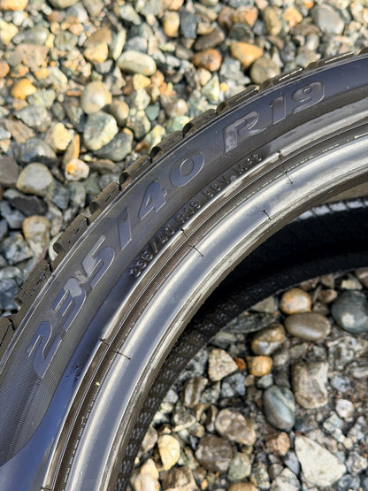 Pirelli Winter Sotto Zero III 235/40R19 view 4