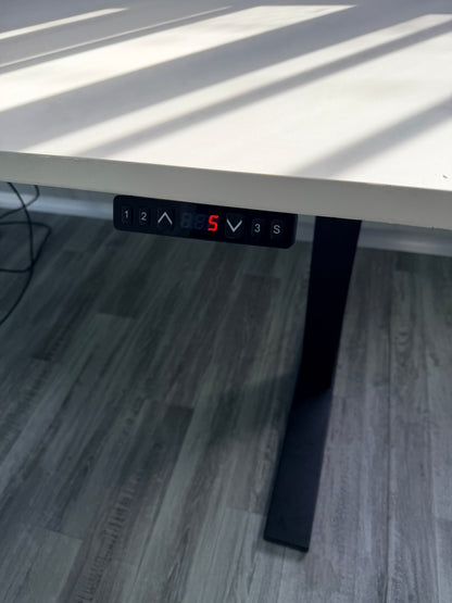 Modern rolling office chair view 7